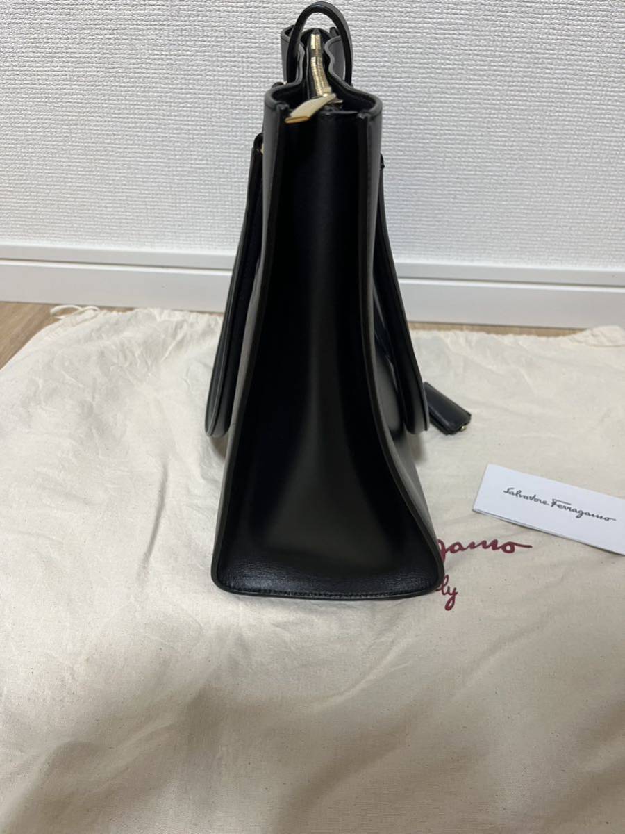 Salvatore Ferragamoジュリエット ハンドバッグ ガンチーニ | inmano