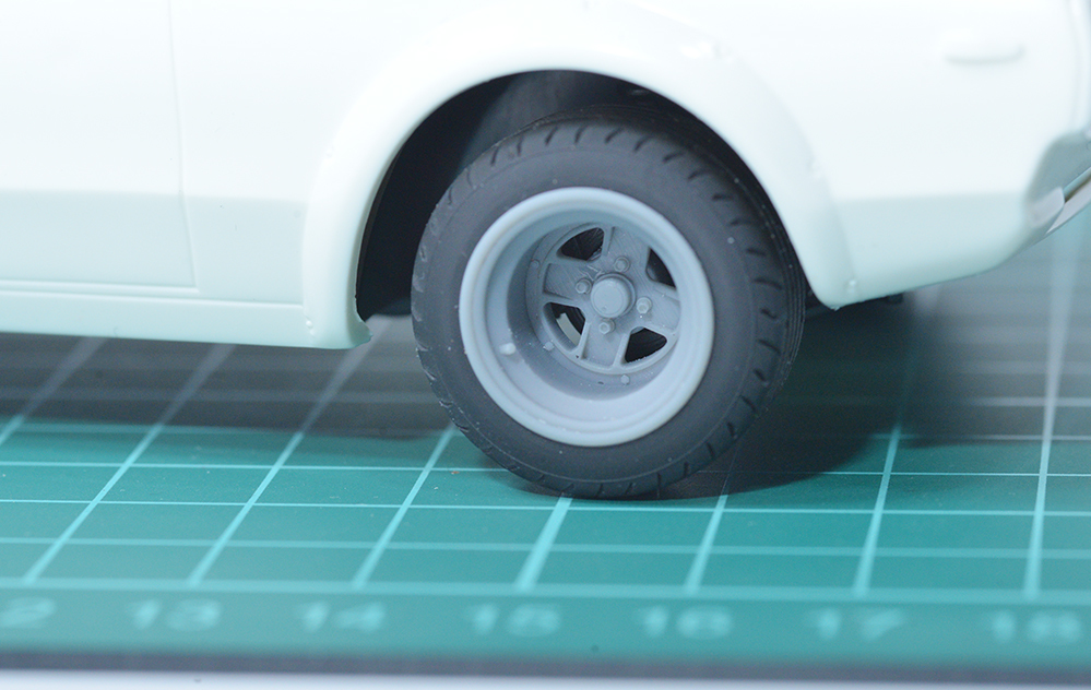 1/24 4スポークホイール(タイヤセット) 14インチ7.5J相当 3Dプリンタ出力未塗装キット スピードスターマークⅡ風 深リム 旧車の画像7