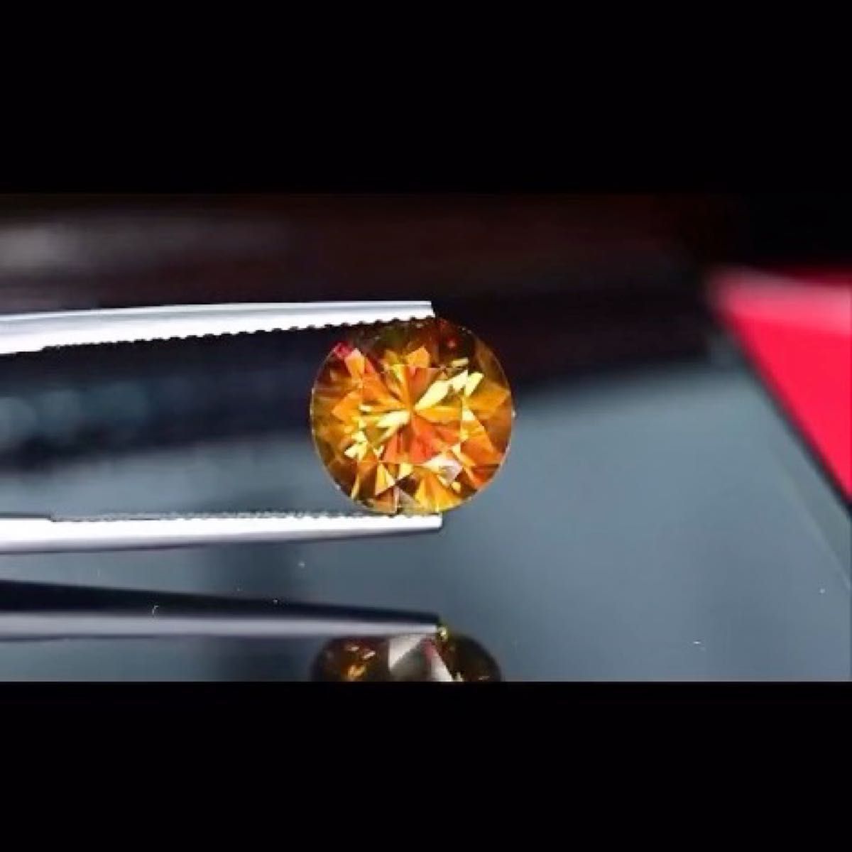 【鑑別書あり】大粒スフェーン 4.63ct ラウンド　ブリリアントカット　ルース