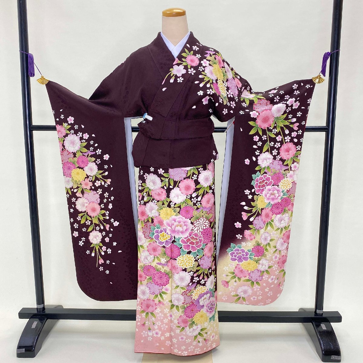 中古振袖正絹美品花柄M サイズ赤絞りラメ入り成人式古典裄66.5cm 身丈