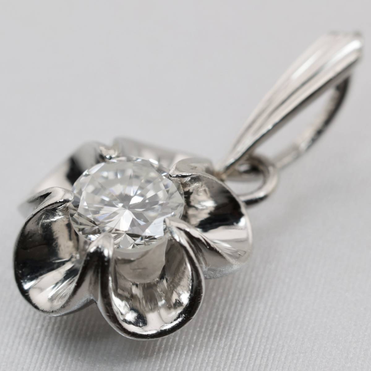 Pt ダイヤモンド 0.35ct 梅爪 梅 ペンダントトップ 梅留