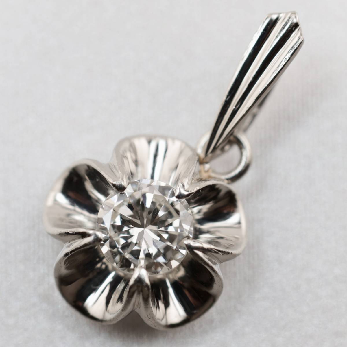 Pt ダイヤモンド 0.35ct 梅爪 梅 ペンダントトップ 梅留