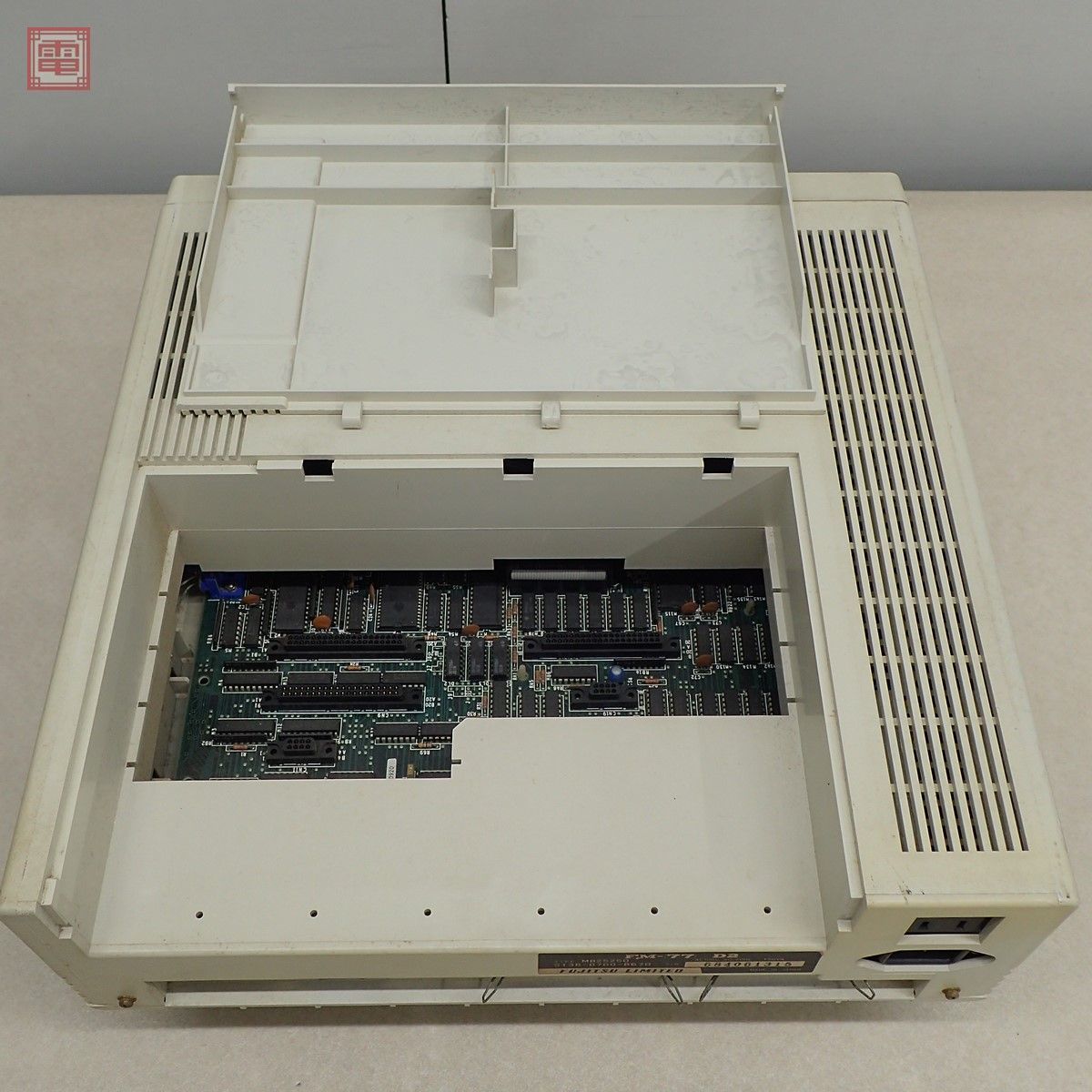 富士通 FM-77 D2本体（MB25250）FUJITSU 通電のみ確認 パーツ取りにどうぞ【40_画像4