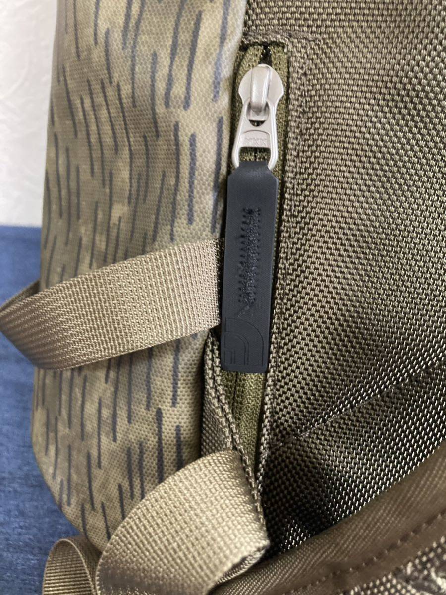 未使用品！！ THE NORTH FACE ヒューズボックス リュック バックパック ザノースフェイス レインカモ柄 廃盤_画像6