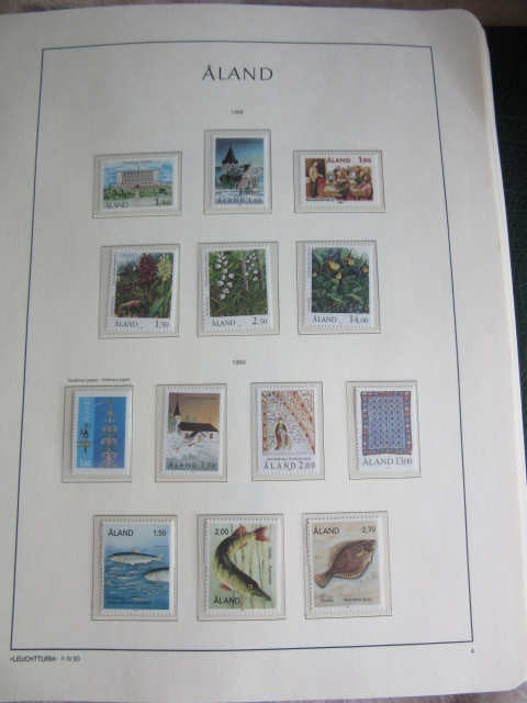 ALAND発行約55リーフ（珍）　と　ドイツ発行約8リーフの切手を収納した大型アルバム　_画像4