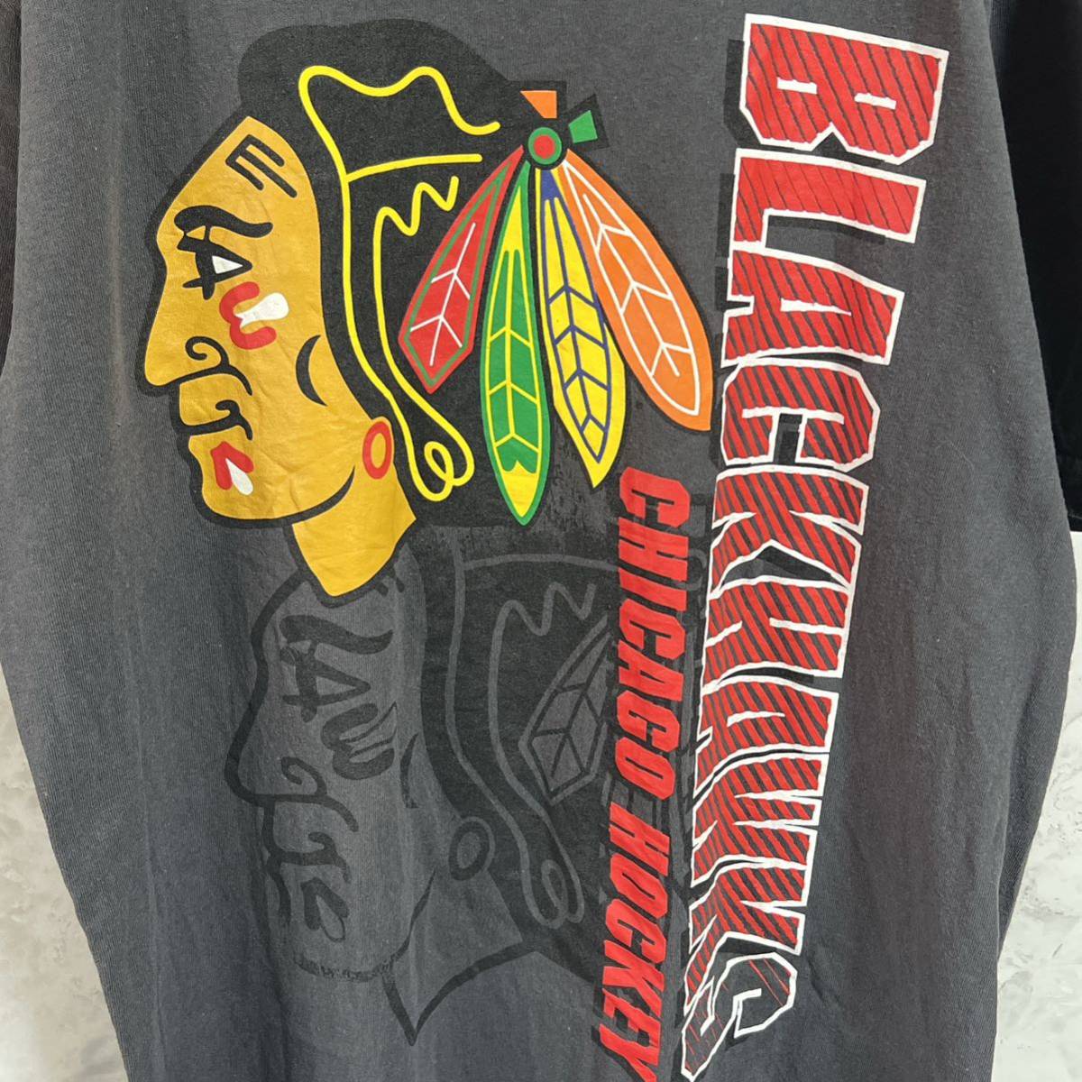 NHL シカゴ・ブラックホークス 半袖Tシャツ　ビッグプリントロゴ　サイズM_画像3