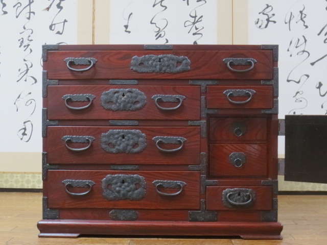 逸品 宮城県 伝統工芸品 欅 無垢材 ケヤキ 木地呂漆 牡丹紋手打ち金具