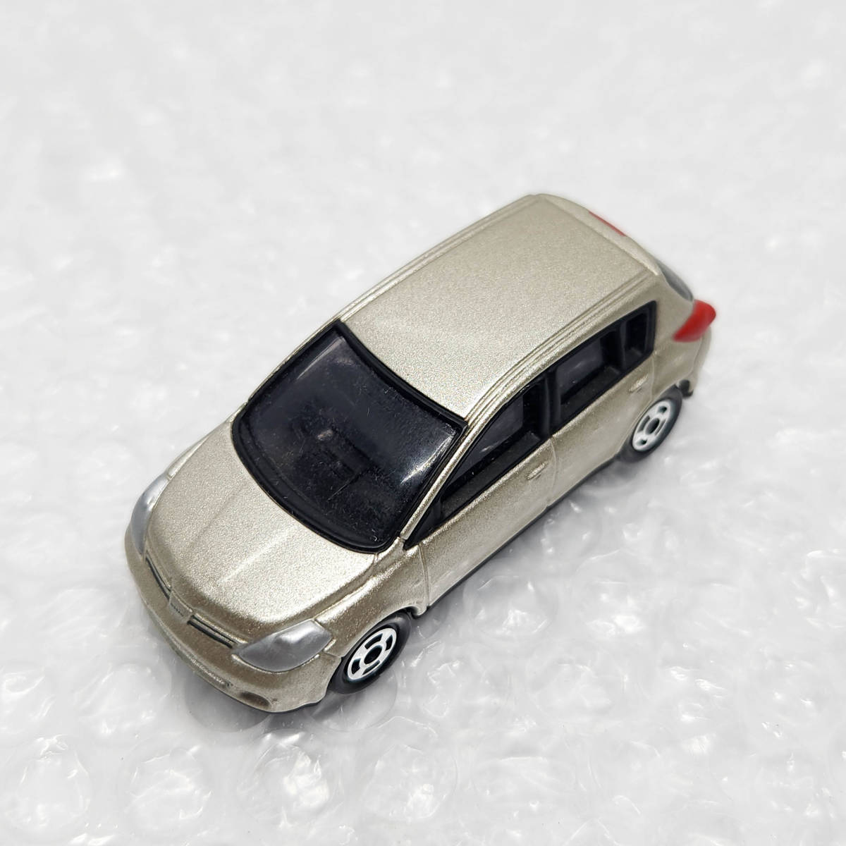 福袋売れ残りセール カラーサンプル トミカ 非売品 日産 台座 TIIDA NISSAN ティーダ 乗用車