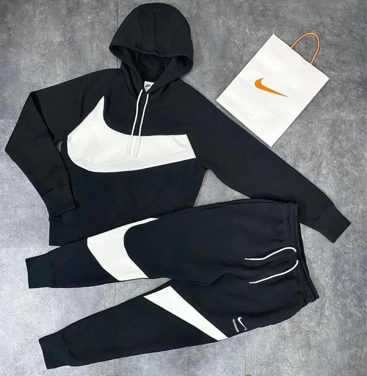 NIKE ビッグスウォッシュ×テックフリース ナイキ スウッシュ NIKE ビッグスウォッシュ×テックフリース ナイキ スウッシュ