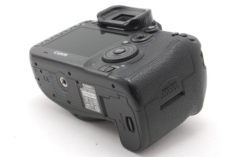 Canon キヤノン EOS 7D Mark II ダブルズームキット 新品SDGB付き