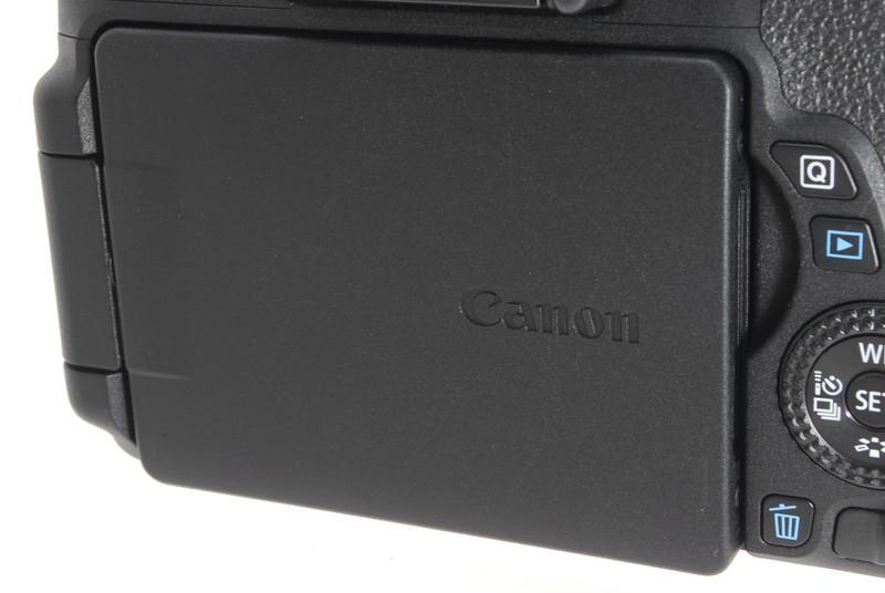 Canon キヤノン EOS 8000D ダブルズームキット 新品SD32GB付き