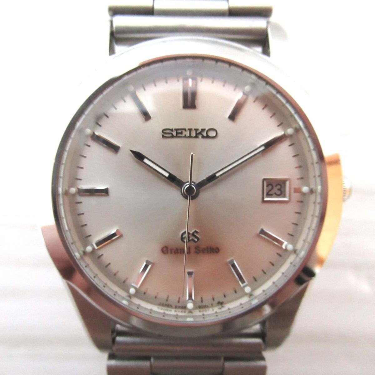 美品 SEIKO GS グランドセイコー 3針式+デイト クォーツ ウォッチ 腕時計 8N65-8000 シルバー文字盤 C0504
