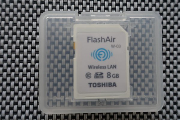 『 東芝 FlashAir W-03 8GB 』 Wi-Fi 無線LAN(Wireless)カメラの写真を自動転送・翌日発送！◆アマゾン評価【 星5つ中の4】補足追記有 #21_画像１：梱包状態