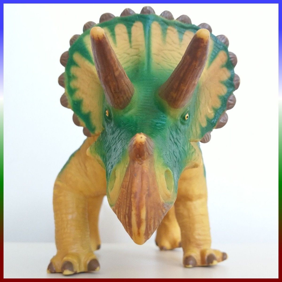 ■使用品■　恐竜フィギュア：フェバリット／ビニールモデル『トリケラトプス』70640