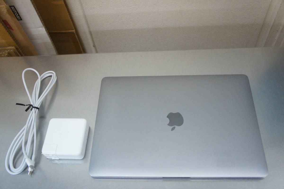 画面シミApple MacBook Pro 13-inch, 2016 Two Thunderbolt 3 ports