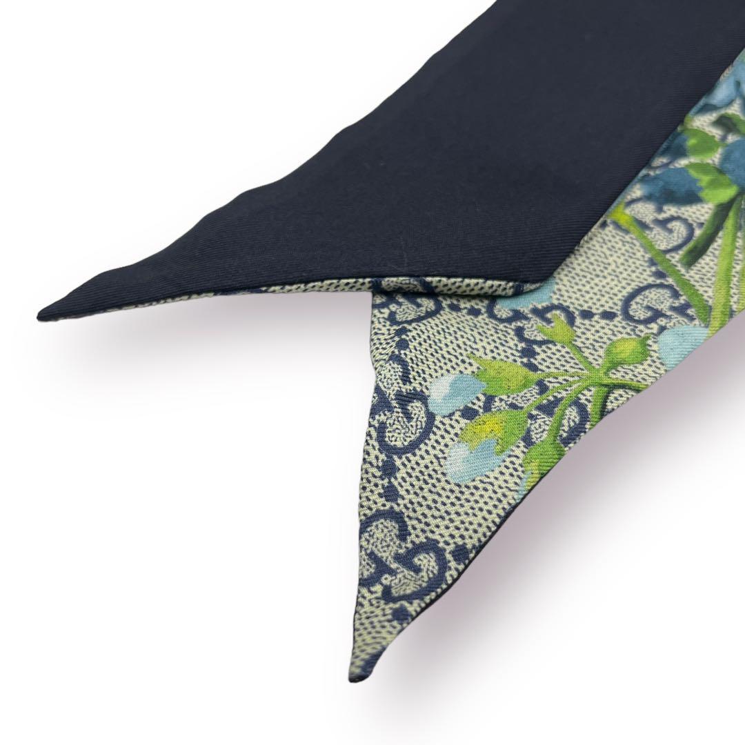 美品】GUCCI スカーフ GG ブルームス ネックボウ 花柄 紺色 美品】GUCCI スカーフ GG ブルームス ネックボウ 花柄 紺色