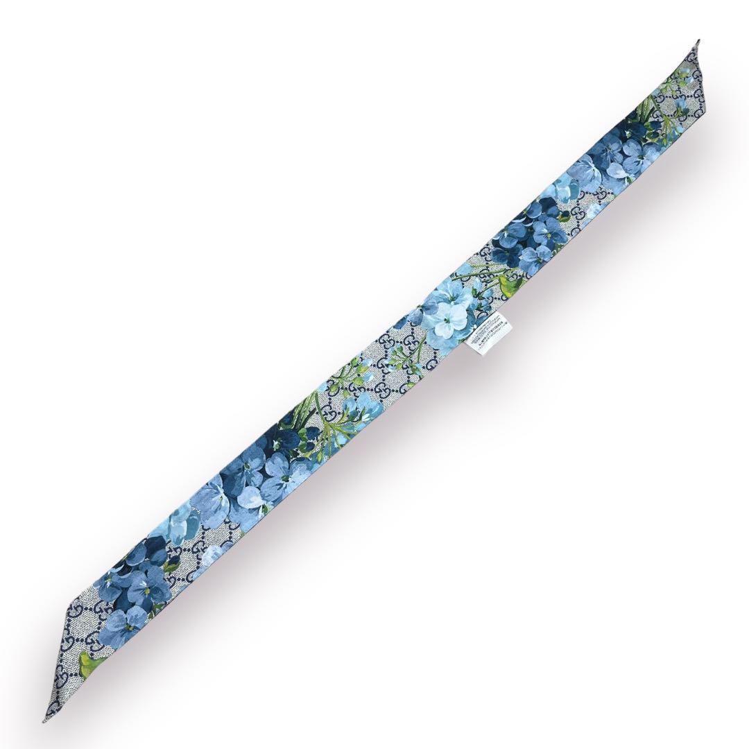 美品】GUCCI スカーフ GG ブルームス ネックボウ 花柄 紺色 美品】GUCCI スカーフ GG ブルームス ネックボウ 花柄 紺色