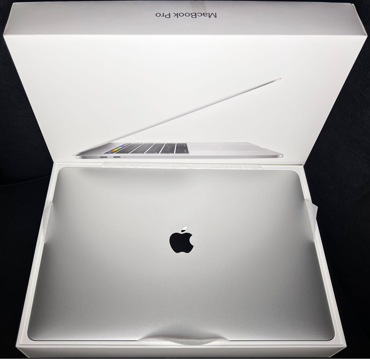 動作OK〜MacBook Pro (15インチ,a1707) Touch Bar搭載 i7 16GB 1TB