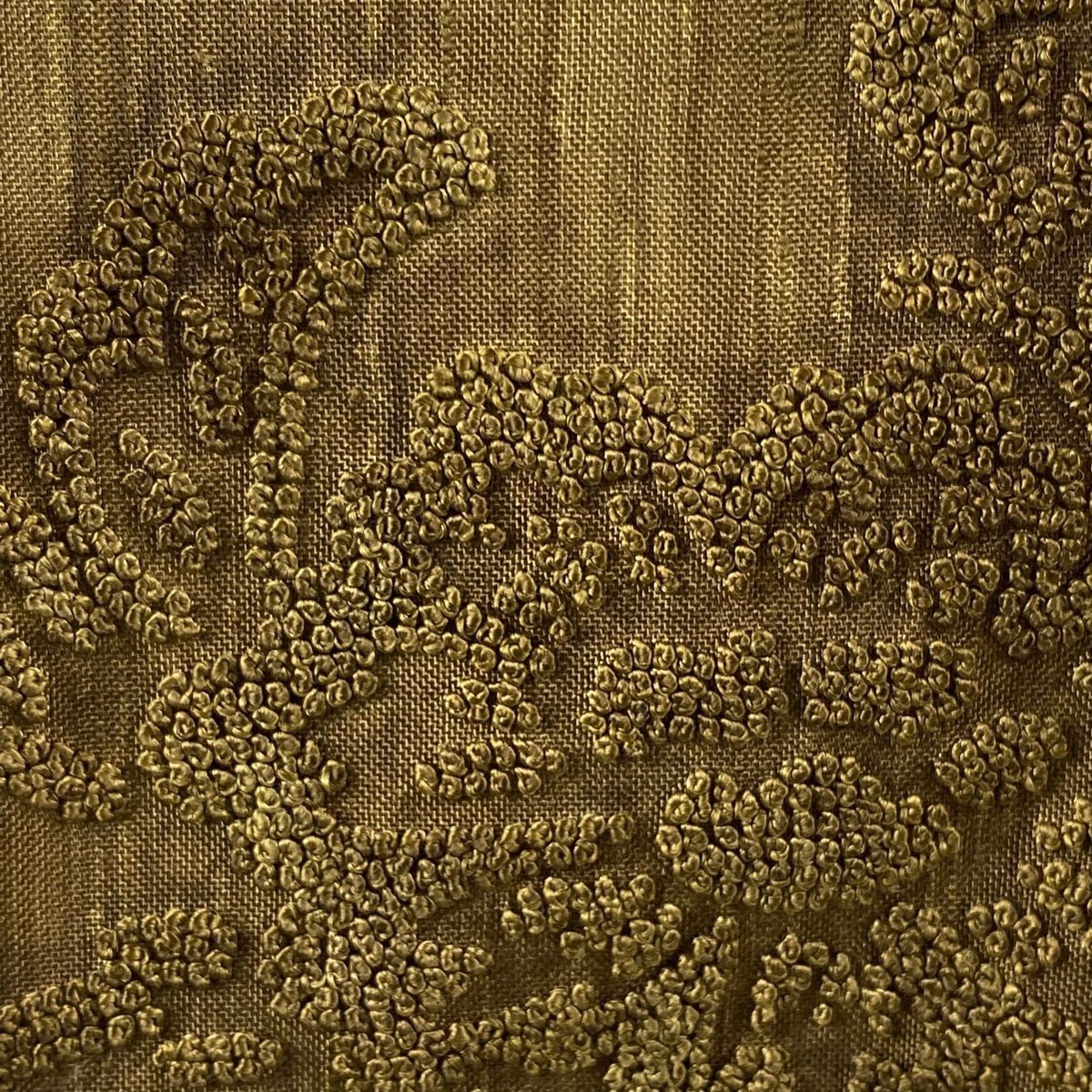 付下げ 美品 逸品 藤林徳扇 落款 紬地 草花 相良刺繍 茶緑色 袷 身丈