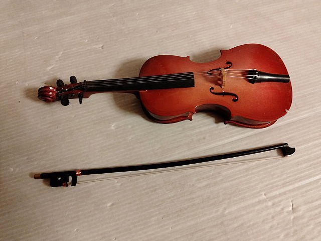 小さなバイオリン？　おもちゃ_画像1