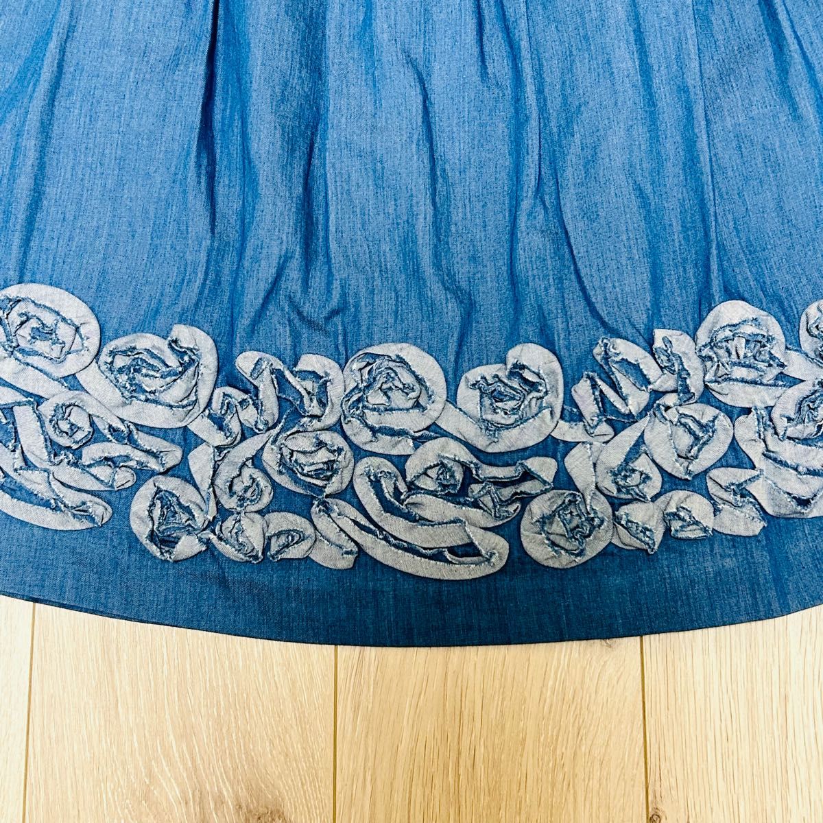 【美品】M'S GRACY エムズグレイシー　フレアスカート　フラワーモチーフ　フラワー　花柄　ブルー　デニム　 M インディゴ
