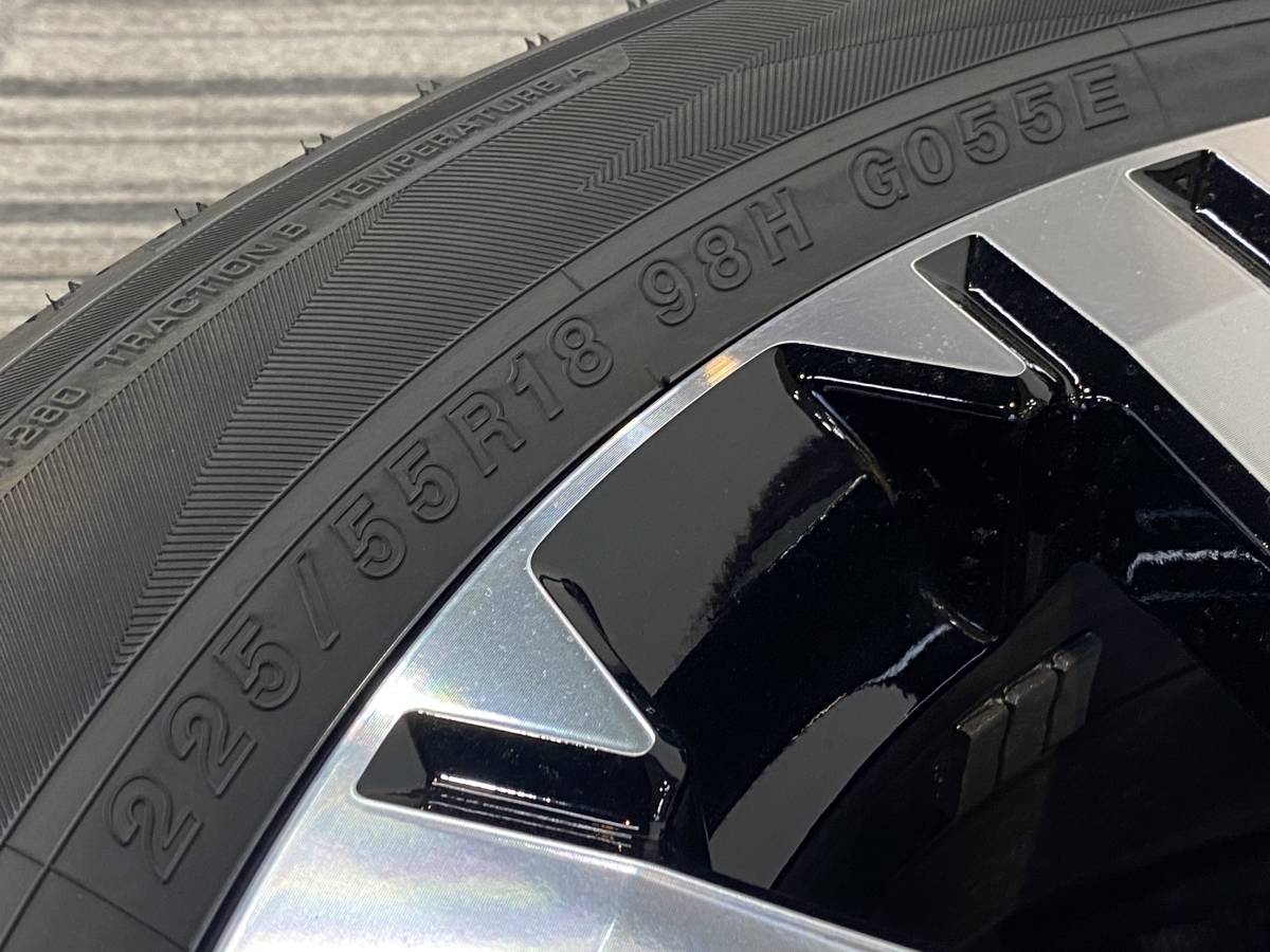 新車外し】新型デリカD5 Gパワーパッケージ 純正18インチアルミ