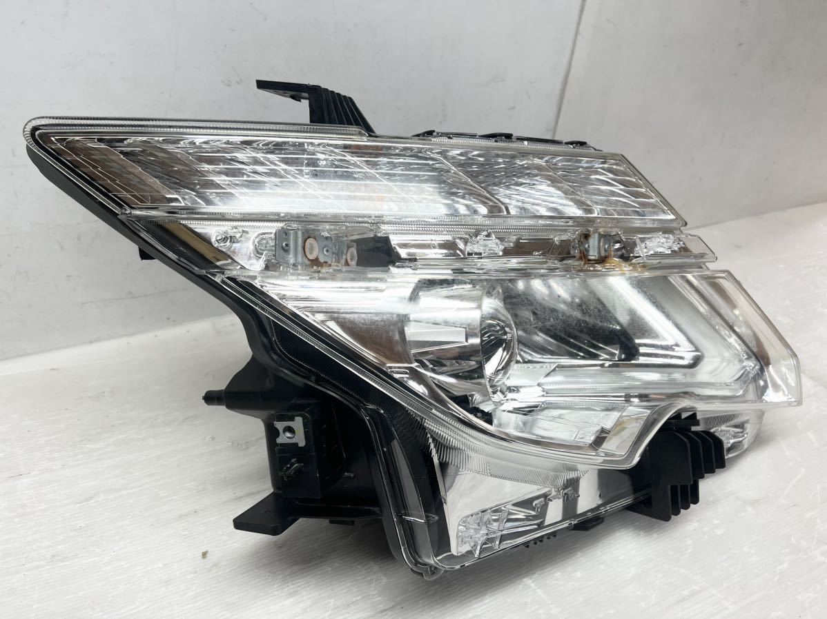 送料込 即決 エルグランド E52 後期 純正 LED 右 ヘッドライト 送料込 即決 エルグランド E52 後期 純正 LED 右 ヘッドライト