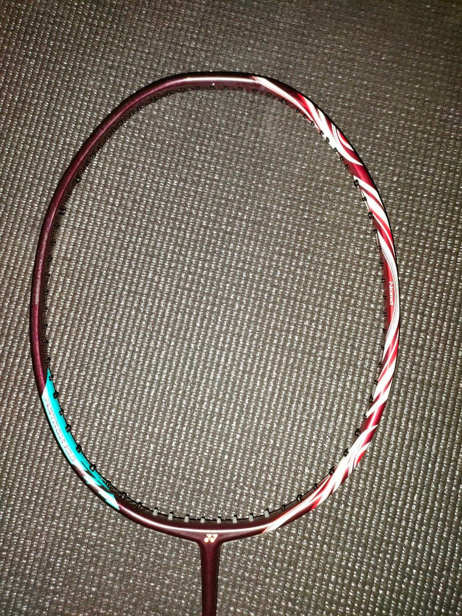 バドミントンラケット YONEX ヨネックスアストロクス 100zz 3u5 美品
