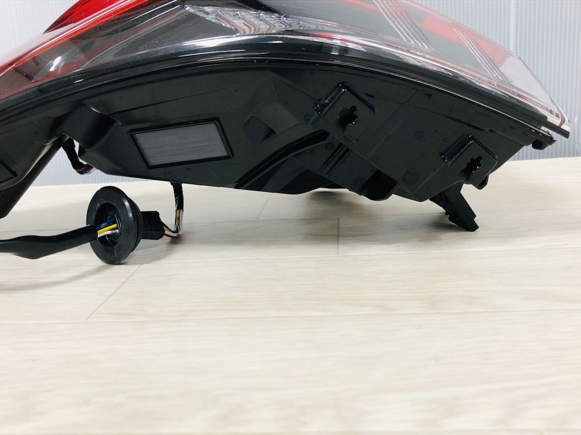 美品 レクサス RX/RXハイブリッド 20系 後期 左テールランプ KOITO 48