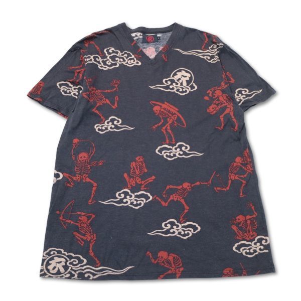 良品◎》衣 古代新 ころも☆ドクロ*和柄*総柄デザイン*VネックTシャツ*カットソー*ブラック*サイズM(MS2095)◇NP JChere雅虎拍賣代購 V字ネック 半袖 ポロシャツ Sサイズ