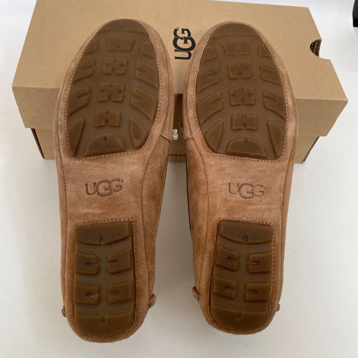 UGG フラットシューズ