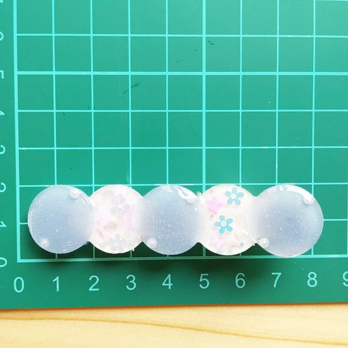 No51 ヘアクリップ　ハンドメイド　レジン