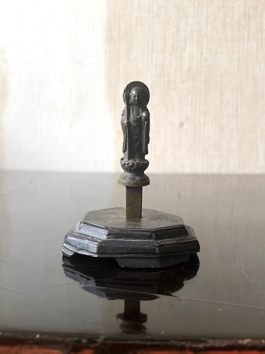 小さな古銅の地蔵菩薩様 念持仏 仏教美術 お守り 鎧仏 金工 小さな古銅の地蔵菩薩様 念持仏 仏教美術 お守り 鎧仏 金工