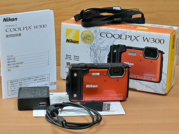 ☆ 水深30m防水カメラ Nikon COOLPIX W300 オレンジ 極上品 ☆ JChere雅虎拍卖代购