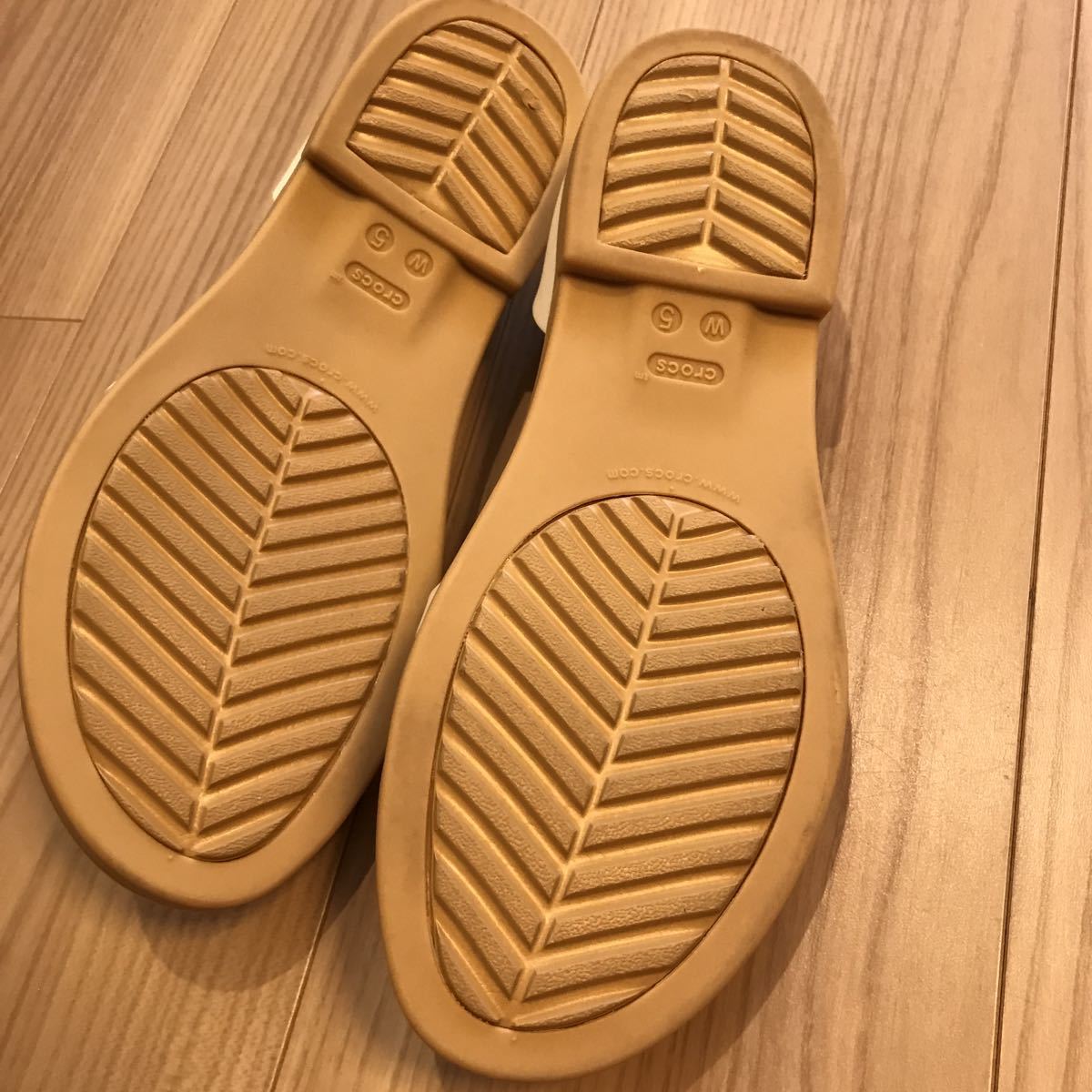 CROCS クロックス　白トゥルムオープンフラット　tulum W5 22センチ_画像5