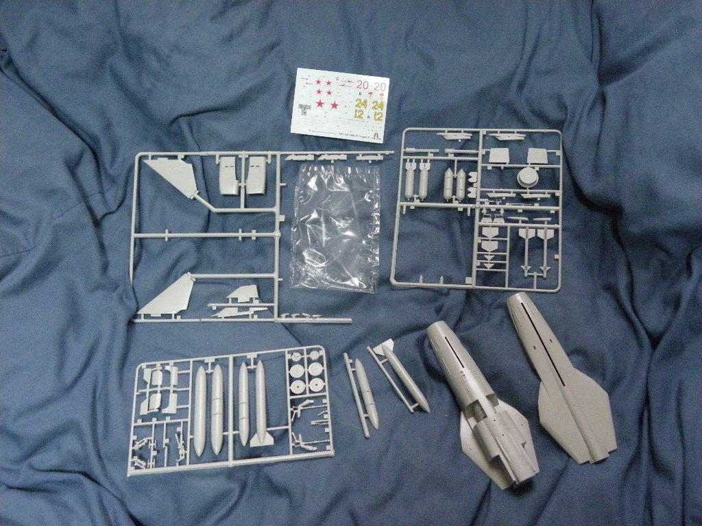 在庫整理 1/48 イタレリ MIG-27 Flogger-D 説明書欠品 一部組み立て済み_画像3