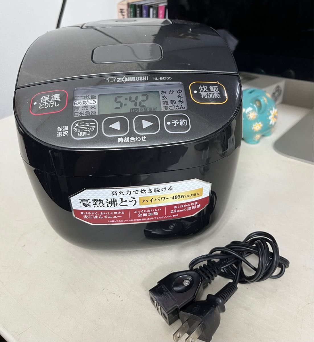 美品 21年製 ZOJIRUSHI マイコン炊飯ジャー 3合 象印 炊飯器 美味しく炊ける