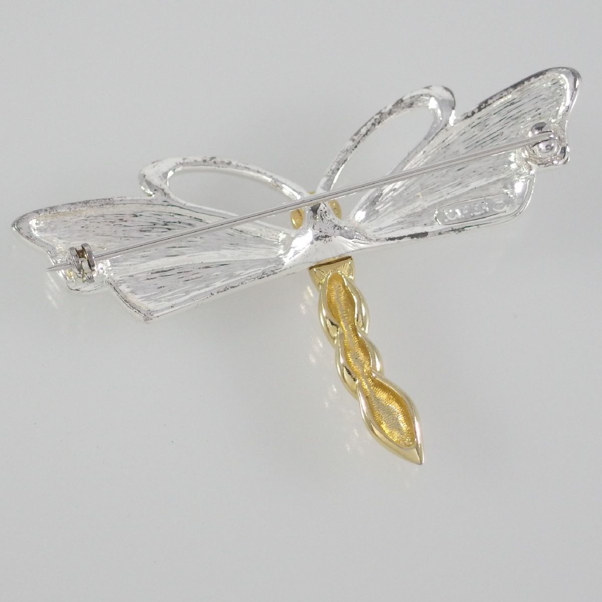A9012*[NAPIER]* two tone. dragonfly motif *nei Piaa gold color & silver color insect summer nature * Vintage brooch *