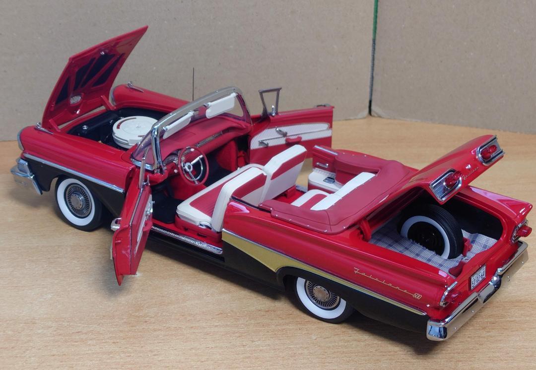 1/18 Ford fea lane 500 open 1958 torch red / Ray vun black SunStar made 