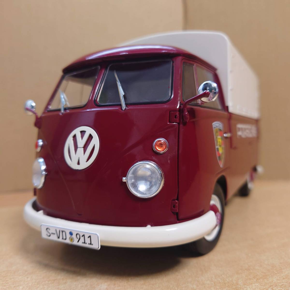 1/18 Volkswagen T1 pick up Porsche service 1950 red Solido made 