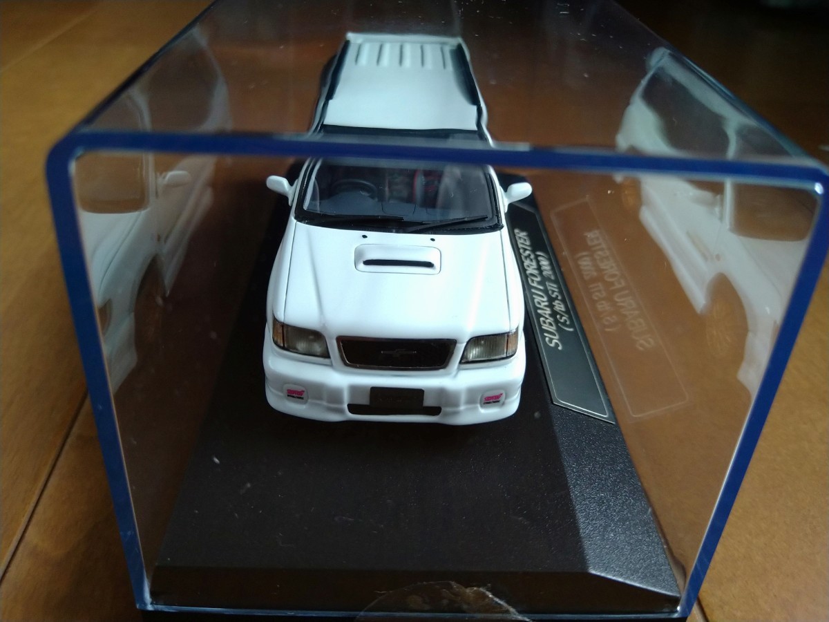 Hi-Story SUBARU Forester S/tb STI 2000 pure white 1/43