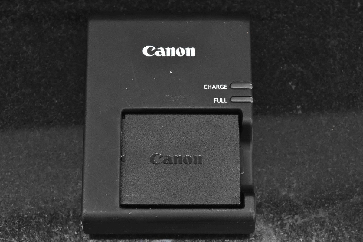 F☆Canon キャノン 一眼レフカメラ Eos Kiss X90 レンズキット ZOOM