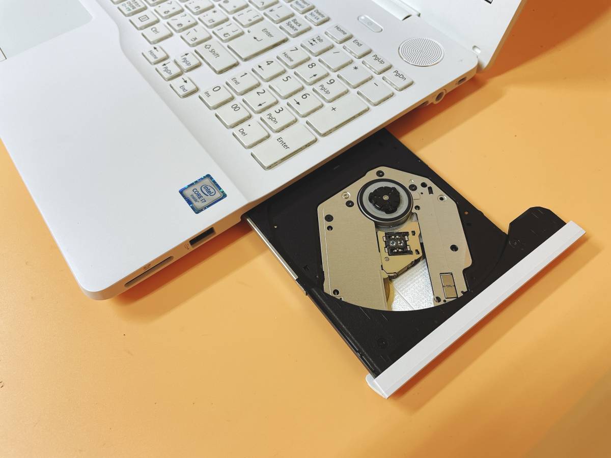 日本最大の日本最大の富士通 LIFEBOOK AH50 A3 Windows11 タブレット