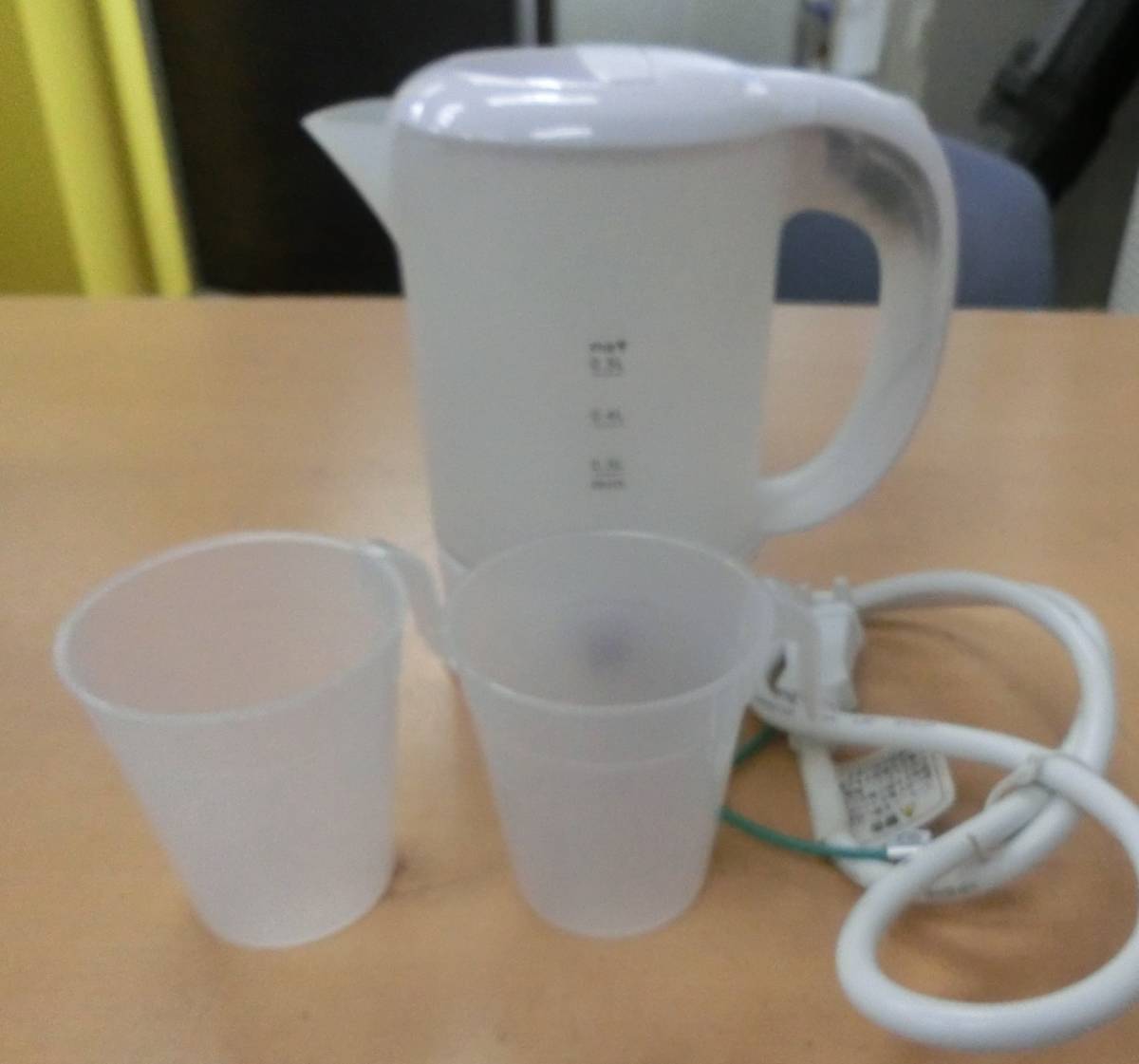  beautiful goods YAZAWA/ya The wa travel electric kettle 500ml TVR53WH [56-427]* free shipping ( Hokkaido * Okinawa * remote island excepting )*