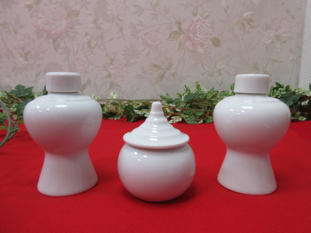 【GY4010/6】神具　神棚用品　陶器製　瓶子2点+水玉　計3点セット_画像1