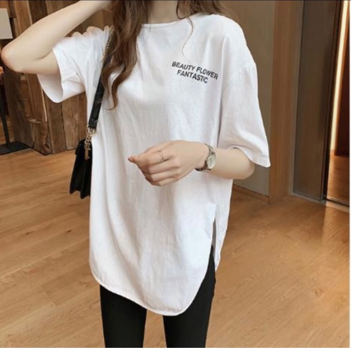 白Tシャツ　ロゴt 半袖　ゆったり　スリット入り　カットソー　レディース　ファッション　おしゃれ　大人気　韓国