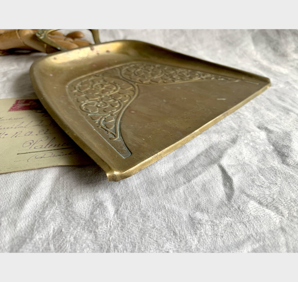 フランス 1900-20s ダストパン パン屑 ちりとり 掃除 ブラシ 植物 ハート レリーフ アール・ヌーヴォー 真鍮 テーブル 骨董 アンティーク