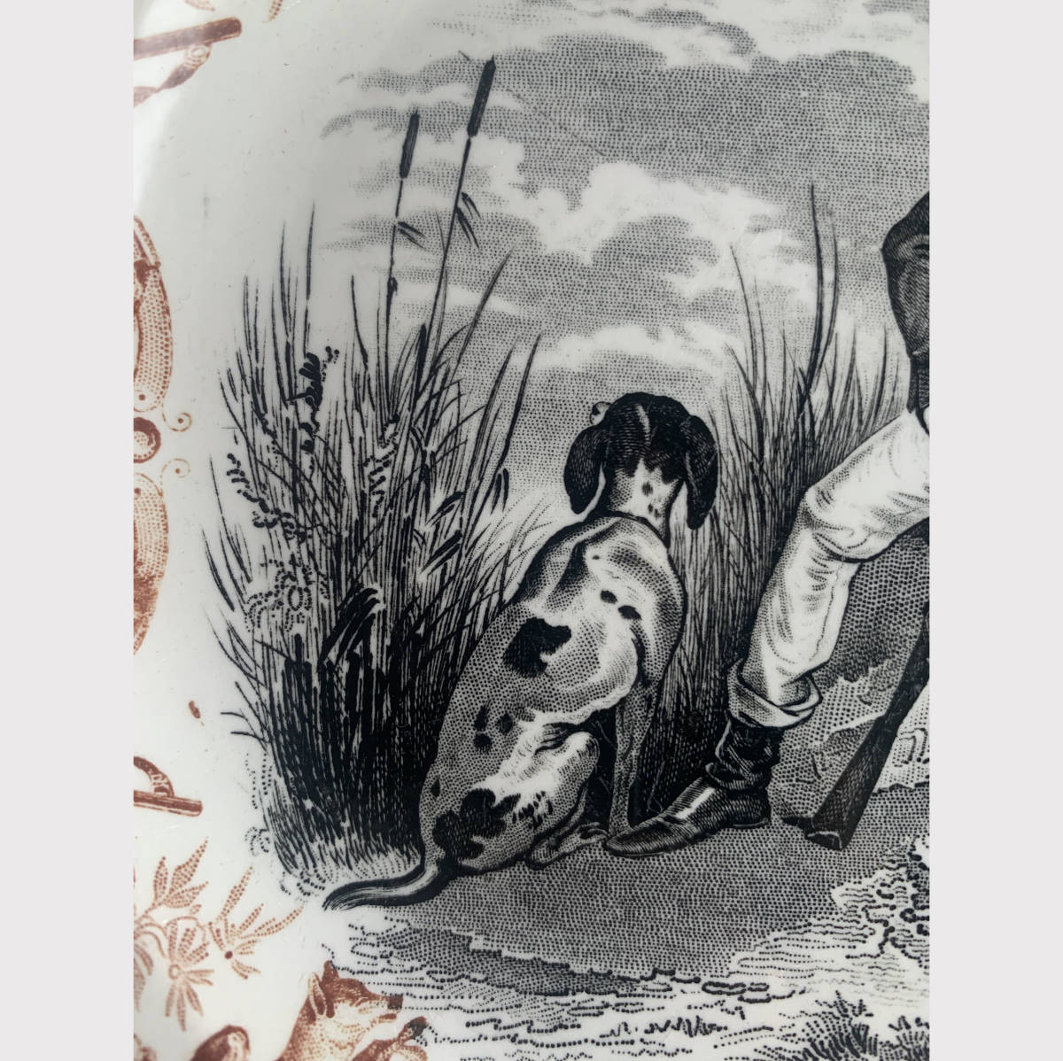 ベルギー 19世紀後期 BOCH Freres 狩猟 犬 ハンティング 陶器 皿 絵皿 グリザイユ ロイヤル ジビエ うさぎ 絵画 美術 骨董 アンティーク 2