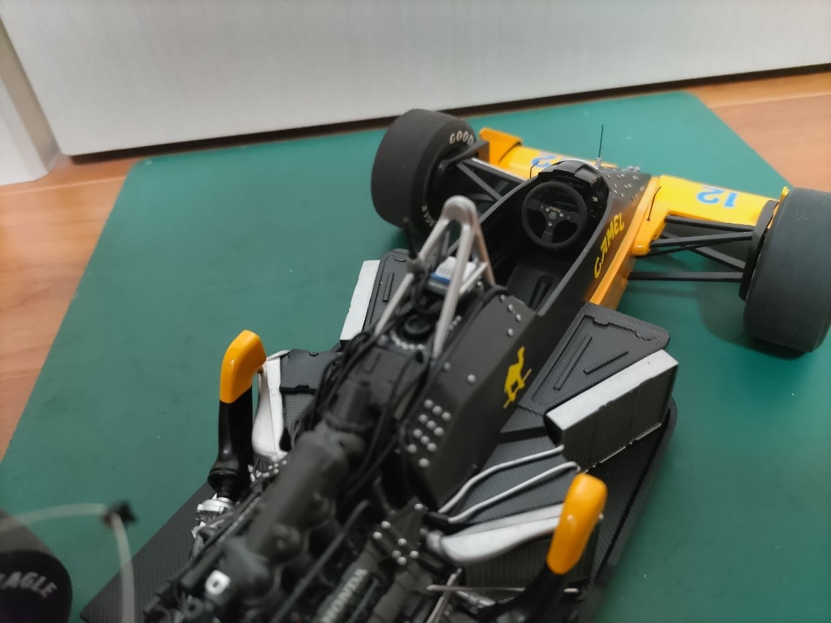 1/18 オートアート ロータス 99T 日本GP 1987 A.セナ キャメル仕様