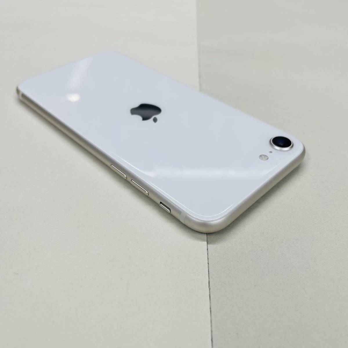 Apple iPhone SE第三世代 64GB Simフリー 5910 | otoneurologia.org.br